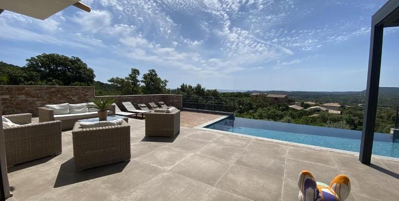 Villa Tres belle villa neuve vue mer avec piscine chauffee