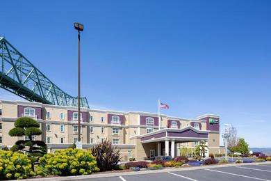 Отель Holiday Inn Express Hotel & Suites Astoria, an IHG Hotel
