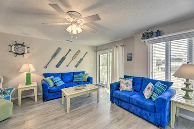 Apartments Vibrant Emerald Isle Condo with Pool and Beach Access!