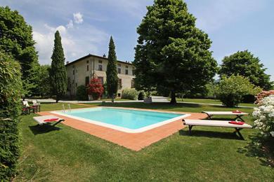 Villa Segromigno in Monte Villa Sleeps 16 WiFi