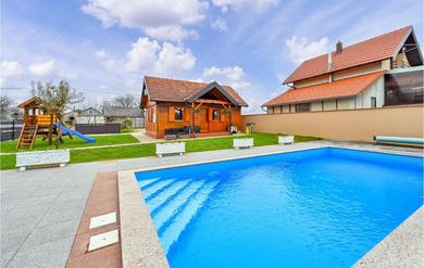 Holiday home Amazing home in Zasadbreg with Outdoor swimming pool, 1 Bedrooms and WiFi