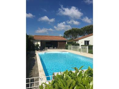 Вилла Modern Villa in Brives sur Charente with Private Pool