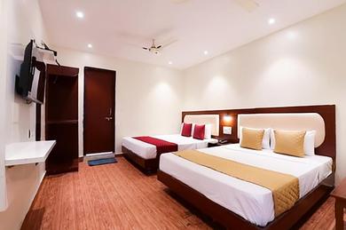 Hotel Roomshala 065 Hotel Amrit - Old Delhi Railway Station