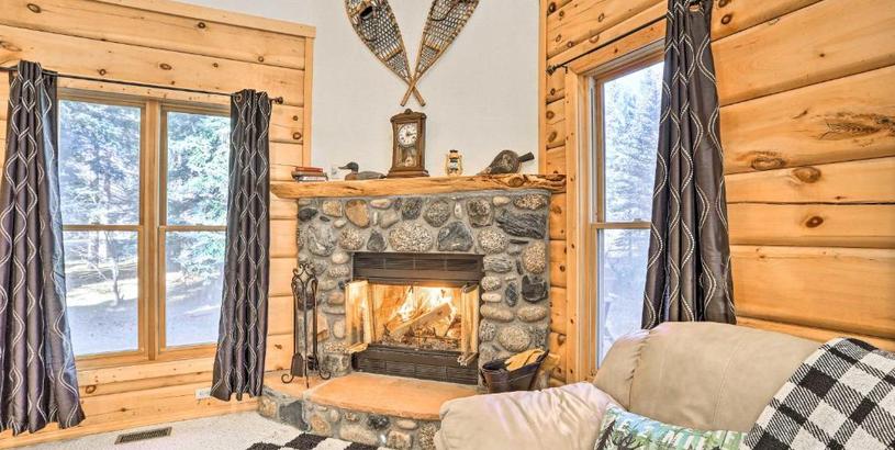 Holiday home Bayfield Cabin with Wraparound Deck and Fire Pit