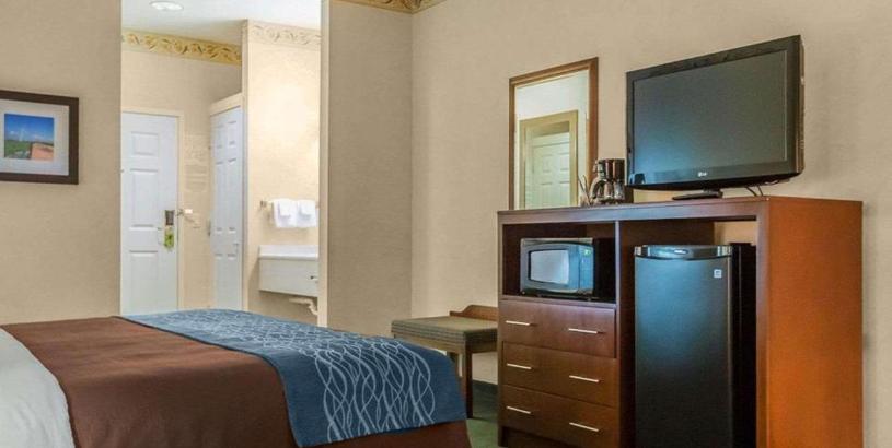 Отель Quality Inn & Suites Dixon near I-88
