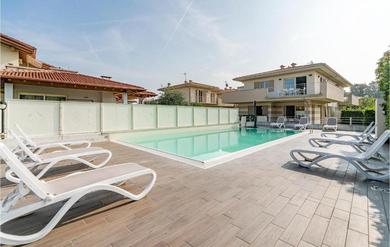 Apartments Beautiful apartment in Puegnago sul Garda with 2 Bedrooms, WiFi and Outdoor swimming pool