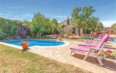 Holiday home Nice Home In Coripe With 5 Bedrooms, Outdoor Swimming Pool And Internet