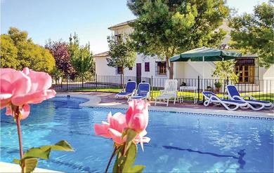 Holiday home Five-Bedroom Holiday Home in Zagrilla P. de Cordoba