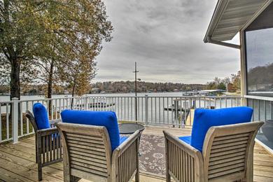 Дом отдыха Lily Pad Waterfront Oasis on Lake of the Ozarks!