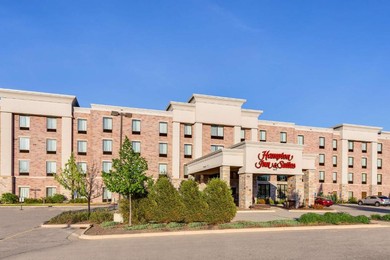 Отель Hampton Inn & Suites West Bend