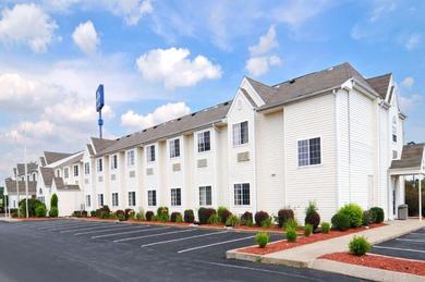 Мотель Microtel Inn and Suites Clarksville