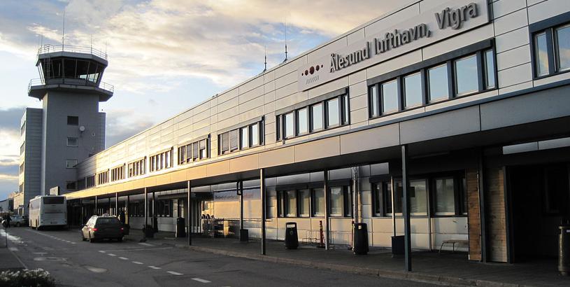 Аэропорт Олесунн (AES), Олесунн, Норвегия