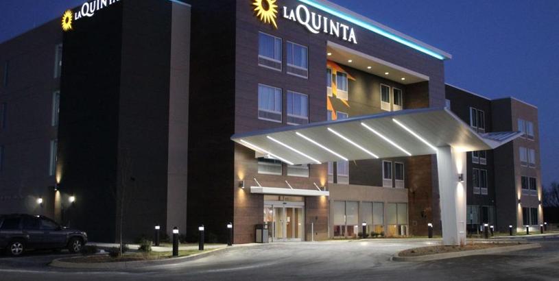 Отель La Quinta Inn & Suites by Wyndham Bardstown
