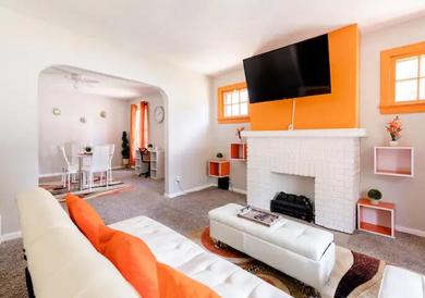 Holiday home La Naranja Retreat - Cozy Duplex Near Downtown With Parking, 300 MB Wifi & Self Check In