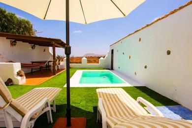 Villa Villa with 2 bedrooms in Antigua with private pool furnished terrace and WiFi 12 km from the beach