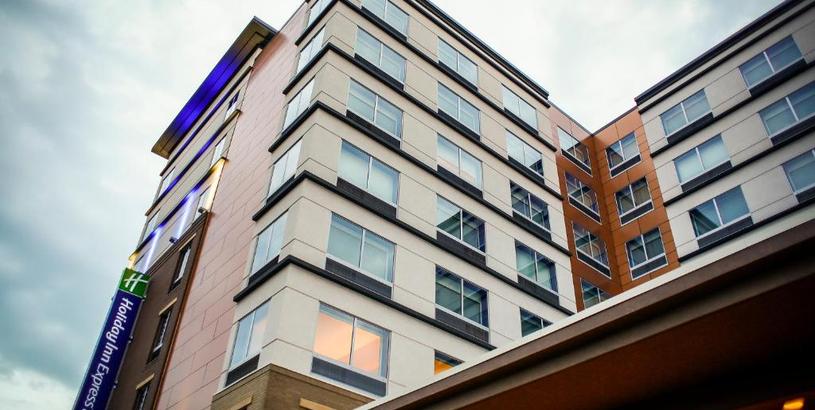 Hotel Holiday Inn Express & Suites Downtown Louisville, an IHG Hotel