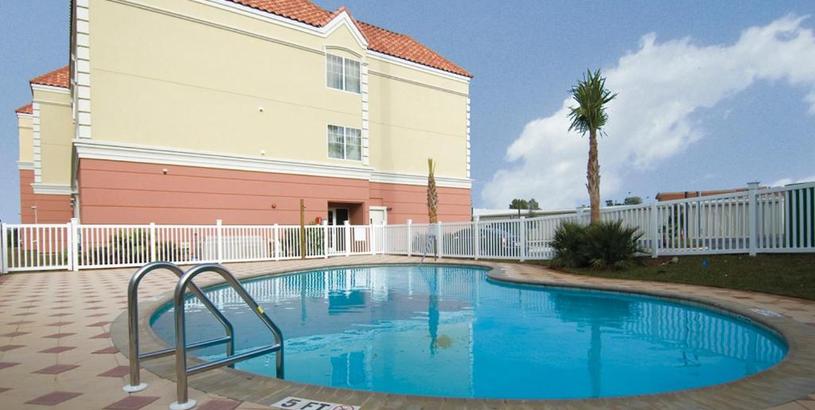 Отель Country Inn & Suites by Radisson, Crestview, FL