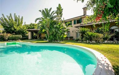 Отель Nice Home In Polistena With Outdoor Swimming Pool, Sauna And Wifi