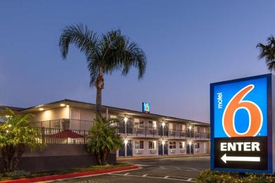 Hotel Motel 6-Fontana, CA