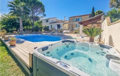 Awesome Home In Aigues-vives With 3 Bedrooms, Outdoor Swimming Pool And Jacuzzi