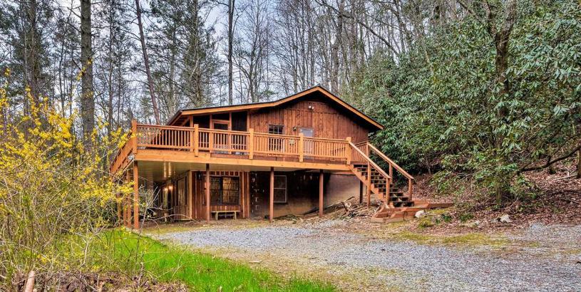 Holiday home Seed Lake Home on 14 Acres with Boat Dock and Kayaks!