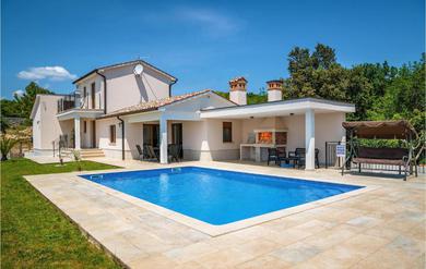 Holiday home Awesome home in Koromacno w/ Outdoor swimming pool, WiFi and 4 Bedrooms