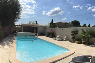 Дом отдыха Maison provençale avec piscine à Pourrières