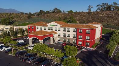 Hotel Holiday Inn Express & Suites - Lake Forest, an IHG Hotel
