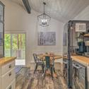 Holiday home Chic and Modern Escape about 4 Mi to Pinecrest Lake!