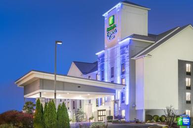 Отель Holiday Inn Express Hotel & Suites Louisville East, an IHG Hotel