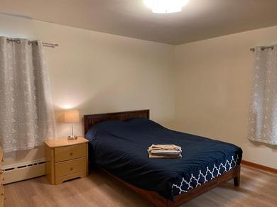  #3 QueenSize Bed bright room near New Brunswick NJ downtown