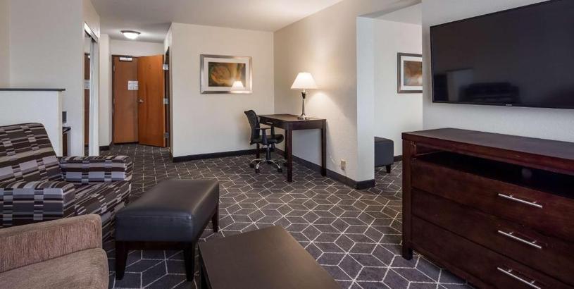 Отель Best Western Plus Portage Hotel and Suites