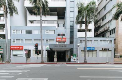 Отель RedDoorz Premium near Greenbelt Makati - Vaccinated Staff