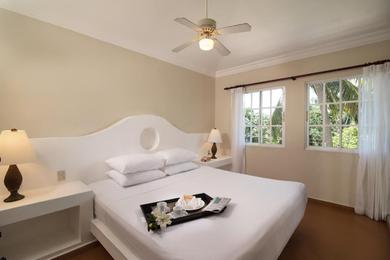 Resort Lifestyle Crown Residence Suites