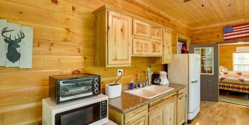 Holiday home Byrdstown Cabin - with Fire Pit, Near Marina and Lake!
