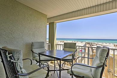 Apartments Sunny Seagrove Beach Escape with Pool Access and Views