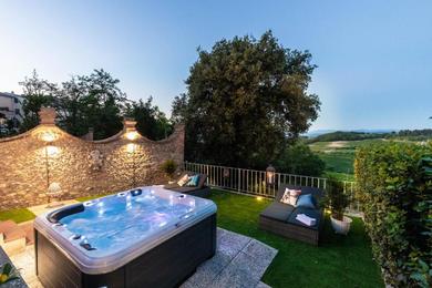 Вилла Villa Chianti, your Secret 4 Bedrooms Retreat with View over the Vineyards in Marcialla