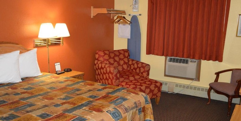 Hotel Burnsville Inn & Suites