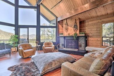 Cozy Pine Mountain Club Cabin with Mtn Views!
