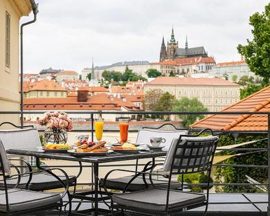 Отель Four Seasons Hotel Prague