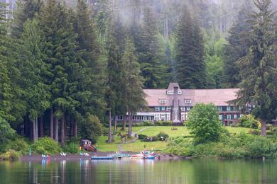 Lodge Lake Quinault Lodge