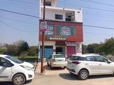  OYO 88023 Hotel Maharaja
