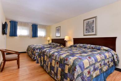 Мотель Tower Inn and Suites of Guilford / Madison