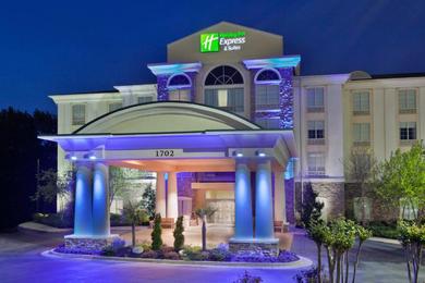 Отель Holiday Inn Express Phenix City-Fort Benning, an IHG Hotel