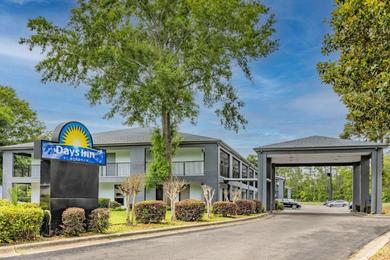 Мотель Days Inn by Wyndham Pensacola West