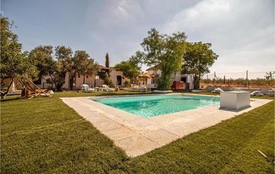 Holiday home Nice home in La Campana with Outdoor swimming pool, WiFi and 4 Bedrooms