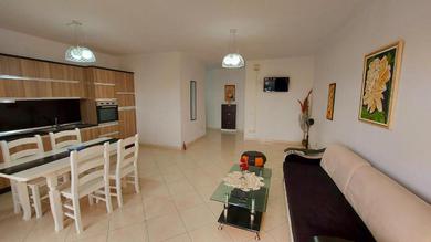 Апартаменты Quiet and spacious 3-room beach apartment "Durres Dream" in the center of Durres Beach area