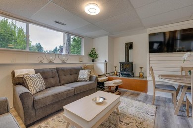 Hotel Cozy Kenmore Vacation Rental with Shared Hot Tub!