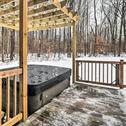 Holiday home Secluded Panama Cabin on 36 Acres with Hot Tub!