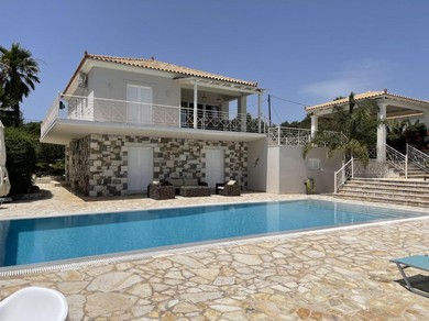 Вилла Luxurious Villa in Peloponnese with Swimming Pool